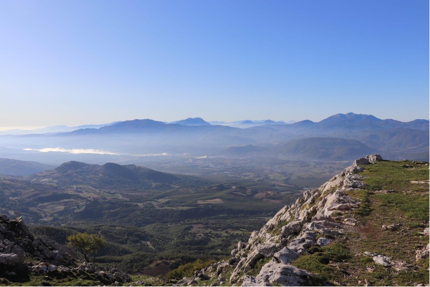 FT4. The High Agri Valley: a natural laboratory for studying faults, geofluids, aquifers, earthquakes and the environment