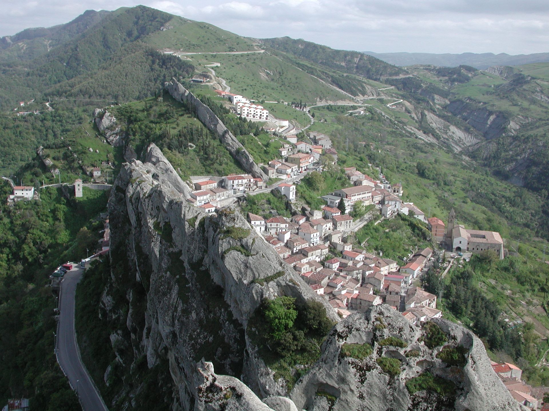 FT2. A Miocene deep-water channel system in a narrow-elongate thrust-top basin: the Gorgoglione Flysch Fm, Basilicata, Italy